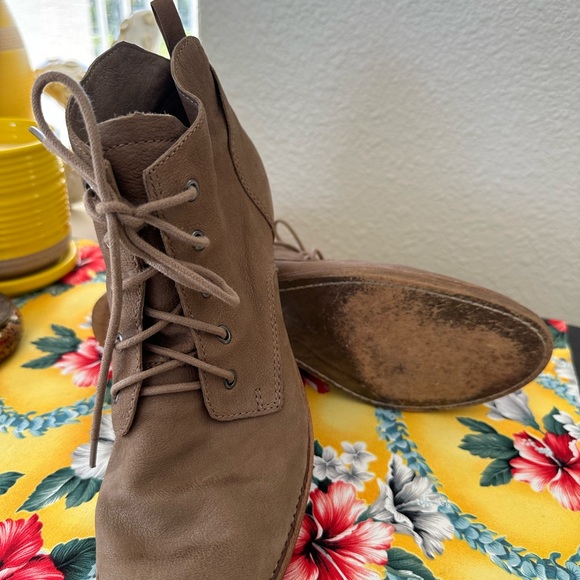 Sam Edelman mare putty, new buck, lace-up booty size 10 - Picture 8 of 8